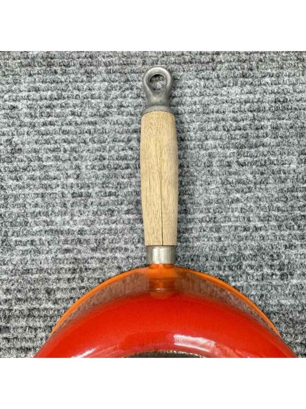 Le Creuset Saucepan Pour Spout Flame Orange # 18 Cast Iron with Lid Wood Handle